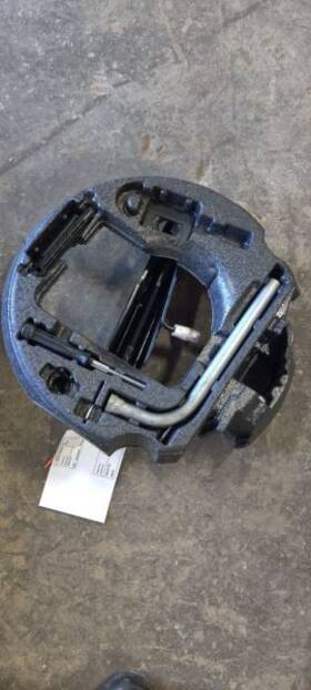 564.au1j13 Audi 13 S7 Jack