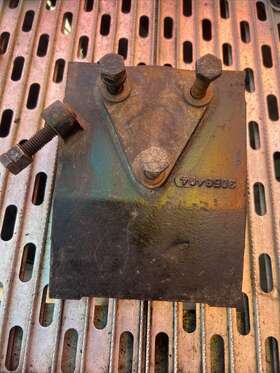 3058494 Cummins 795636 N14 Engine Bracket
