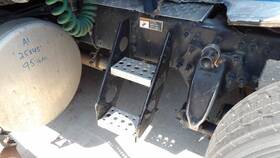 3660231 Freightliner 2405985 Cascadia 126 2019 Frame Step