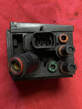 A1219776110 Freightliner Parking Brake Switch Valve A12 19776 110