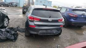 564.hy1s18 Hyundai 18 Elantra Jack