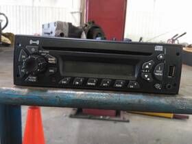 3710946c1 International 2449580 Replaces Prostar 122 2012 Radio Am/fm/cd 3708632