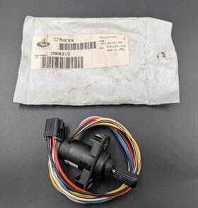 25171643 Mack 1mr4319 Oem Rocker Switch Mirror Rotate Knob Fits Cxn612 And Cxn613