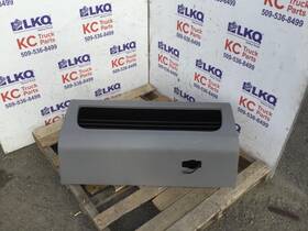 3317281 Peterbilt 2097208 Used Interior Cabinet 579
