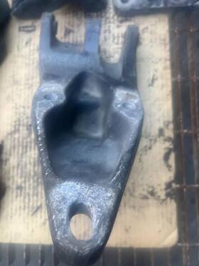 T62-6003 Peterbilt 379 388 389 Cab/sleeper/air Bag Suspension Rh Bracket
