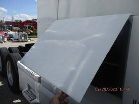 3523024 Volvo 2283018 Vnl Door Compartment 2000