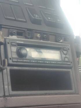3635839 Volvo 2383849 Replaces Vnl 2015 Radio Am/fm/cd