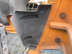 3647269 Volvo 2394365 Vnm Fender Splash Shield/guard 2001 Right Used - A