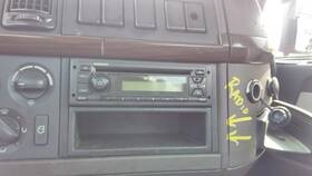 3809116 Volvo 2529864 Vnl Radio A/v Equipment